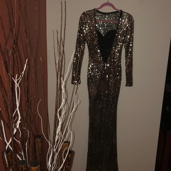 Black and gold Prom dress - Picture 6 of 8